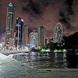 Apartamento na Av Atlantica com Ar Condicionado